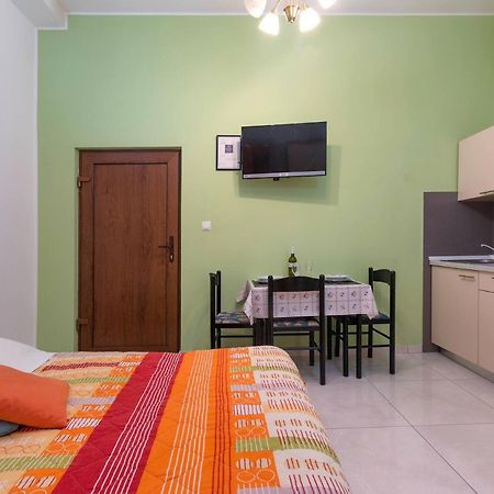 Pleasant Oriana Apartment Near The Sea-Pula Dış mekan fotoğraf